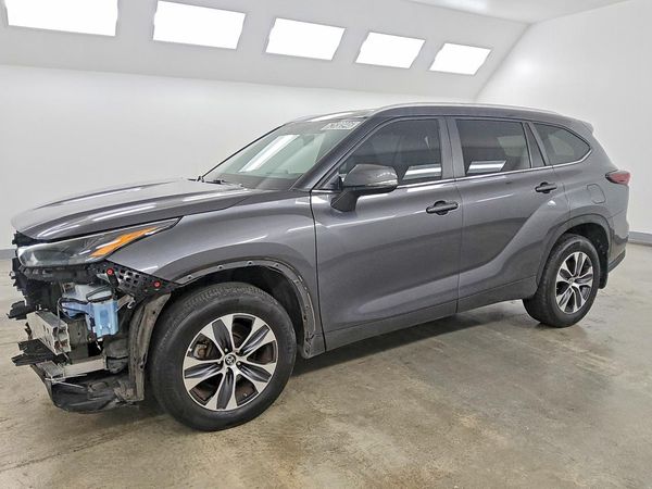 2024 TOYOTA HIGHLANDER — Front 3/4