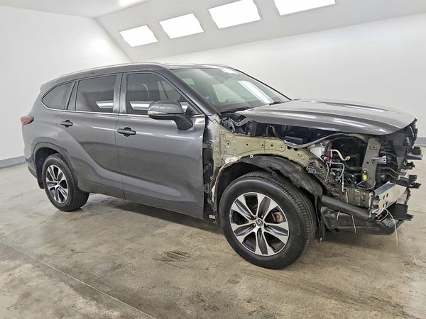 2024 TOYOTA HIGHLANDER — Passenger 3/4