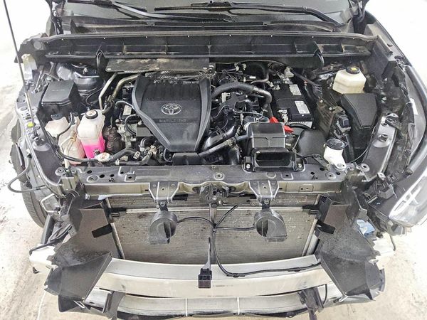 2024 TOYOTA HIGHLANDER — Engine bay