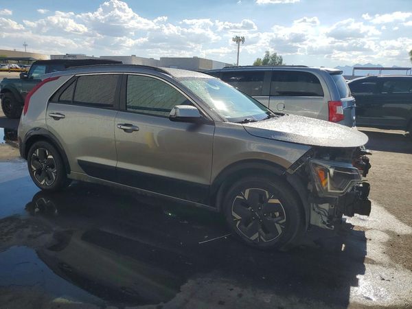 2023 KIA NIRO Wind