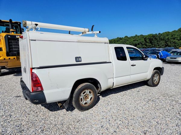 2015 TOYOTA TACOMA Delux Grade