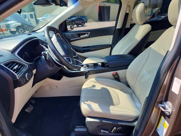 2019 FORD EDGE Titanium — DENT