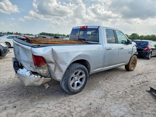 2018 RAM 1500 SLT QUAD CAB 4X4