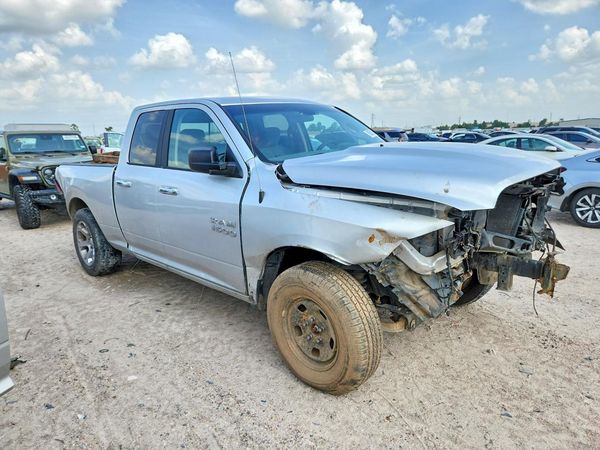 2018 RAM 1500 SLT QUAD CAB 4X4