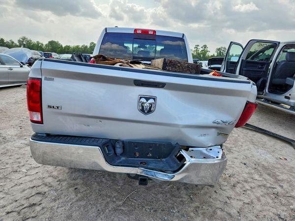2018 RAM 1500 SLT QUAD CAB 4X4