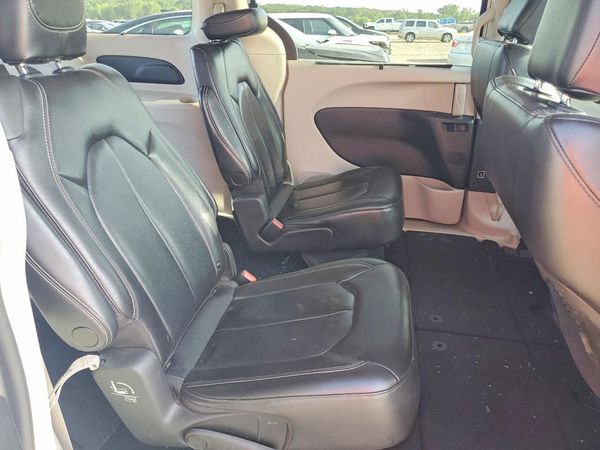 2022 CHRYSLER PACIFICA