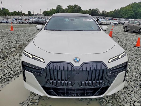 2023 BMW 740