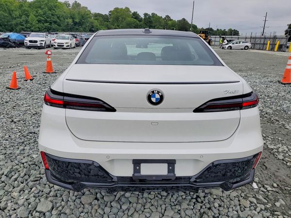 2023 BMW 740