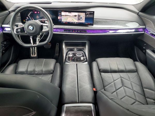 2023 BMW 740