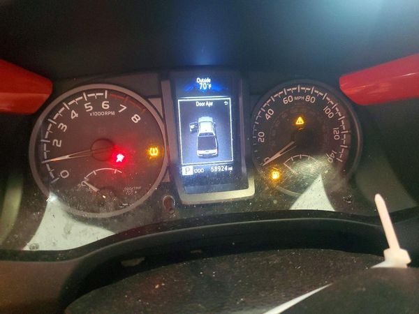 2016 TOYOTA TACOMA