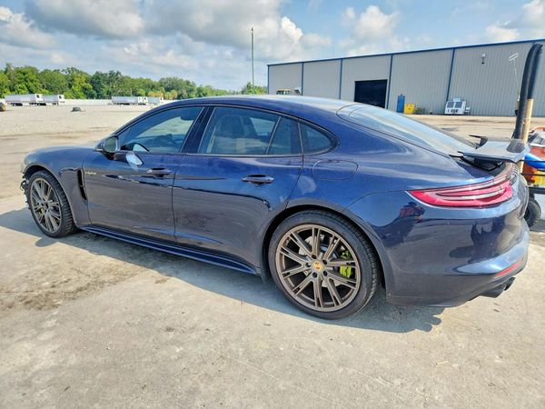 2018 PORSCHE PANAMERA 4 E-Hybrid