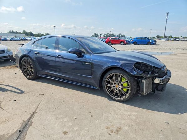 2018 PORSCHE PANAMERA 4 E-Hybrid