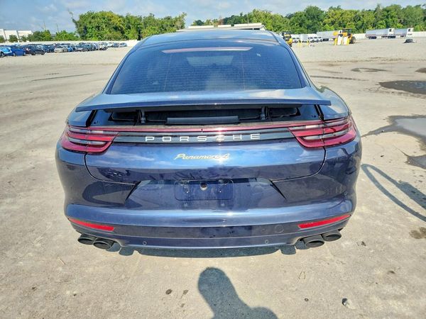 2018 PORSCHE PANAMERA 4 E-Hybrid