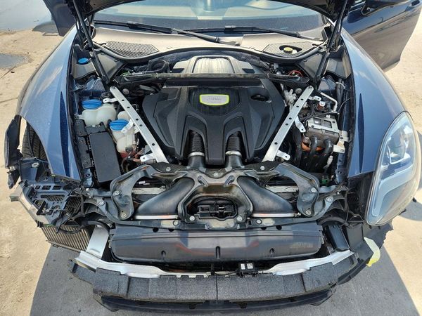2018 PORSCHE PANAMERA 4 E-Hybrid