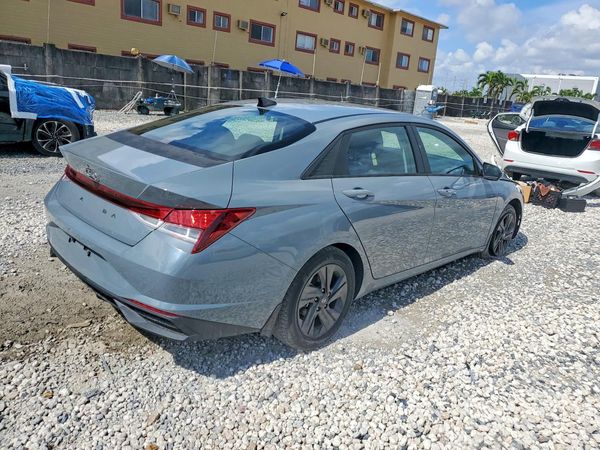2022 HYUNDAI ELANTRA