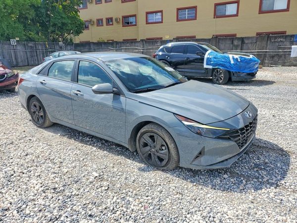2022 HYUNDAI ELANTRA