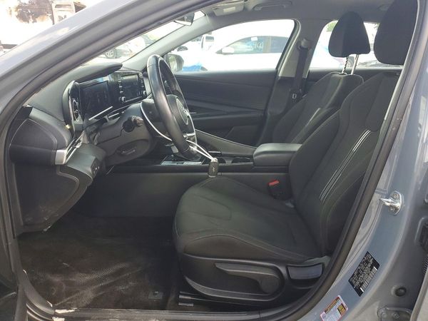 2022 HYUNDAI ELANTRA