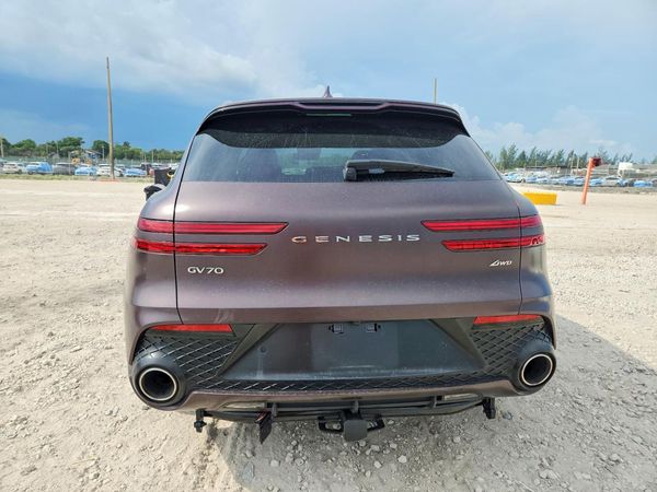 2023 GENESIS GV70