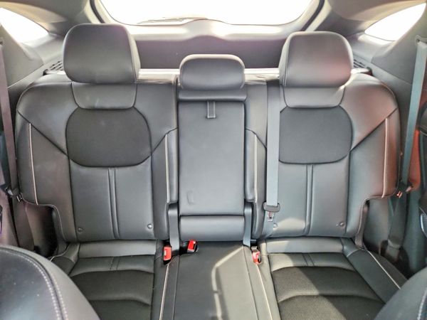 2023 GENESIS GV70