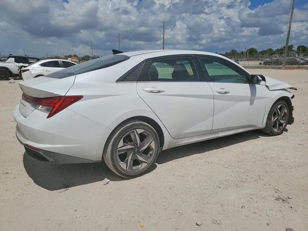 2021 HYUNDAI ELANTRA SEL w/ Premium Pkg