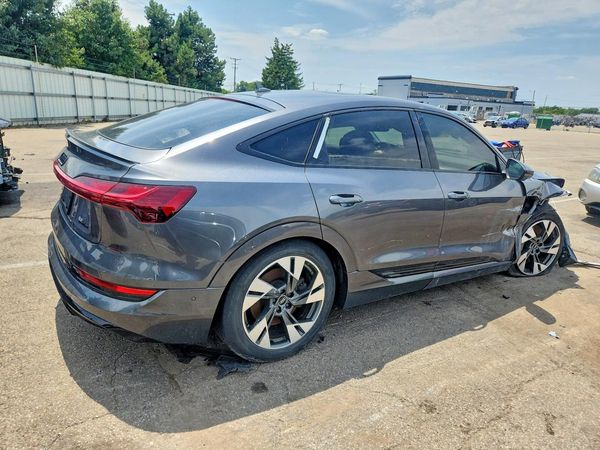 2022 AUDI E-TRON