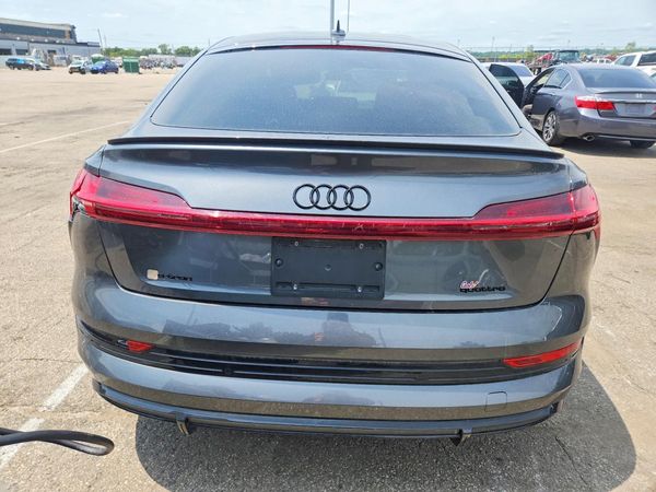 2022 AUDI E-TRON