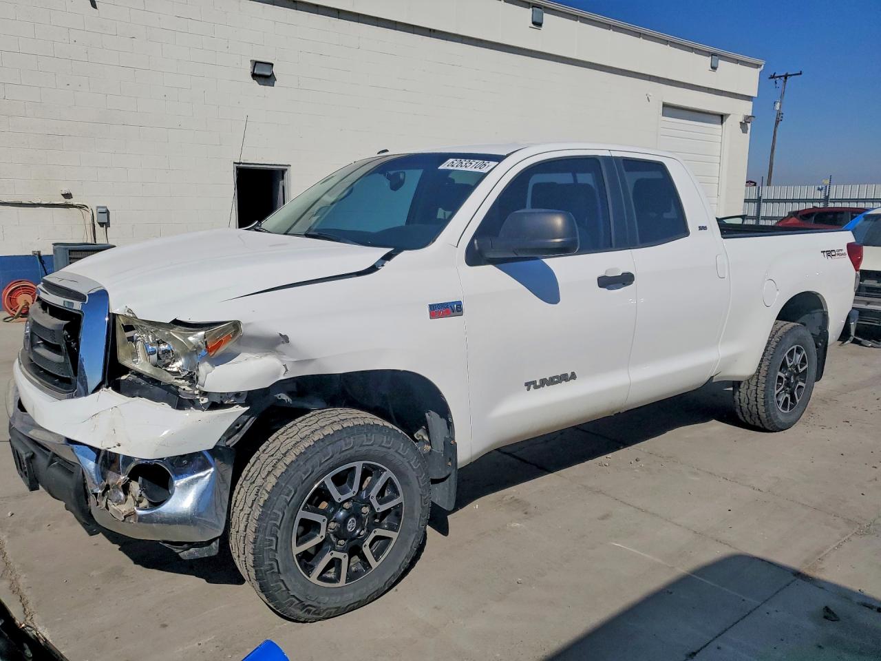 2013 TOYOTA TUNDRA SR5