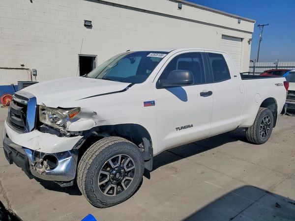 2013 TOYOTA TUNDRA