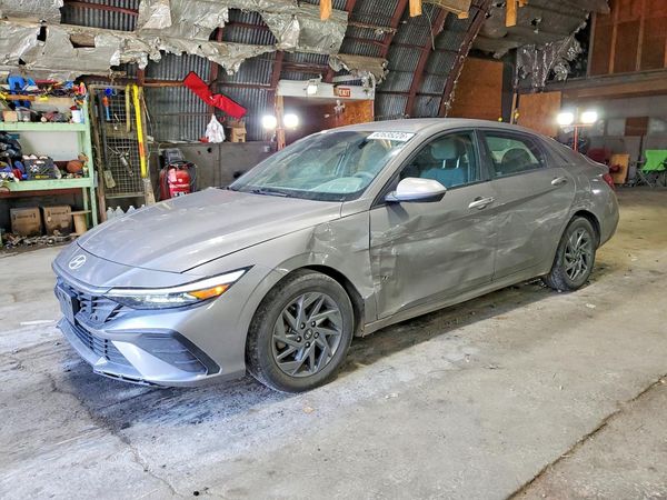 2024 HYUNDAI ELANTRA