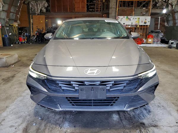 2024 HYUNDAI ELANTRA
