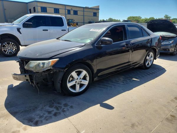 2014 TOYOTA CAMRY