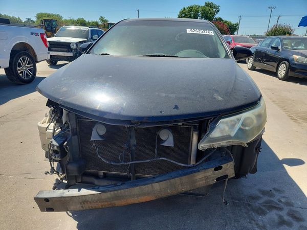 2014 TOYOTA CAMRY