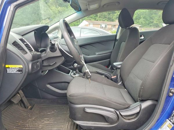 2017 KIA FORTE LX Base