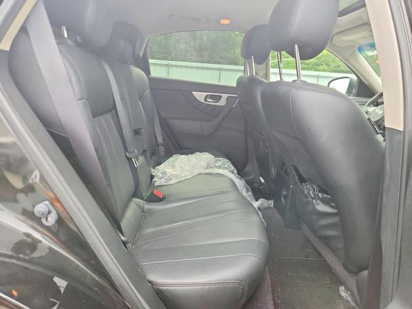 2016 INFINITI QX70