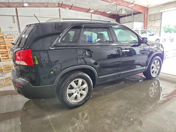 2013 KIA SORENTO Base / LX
