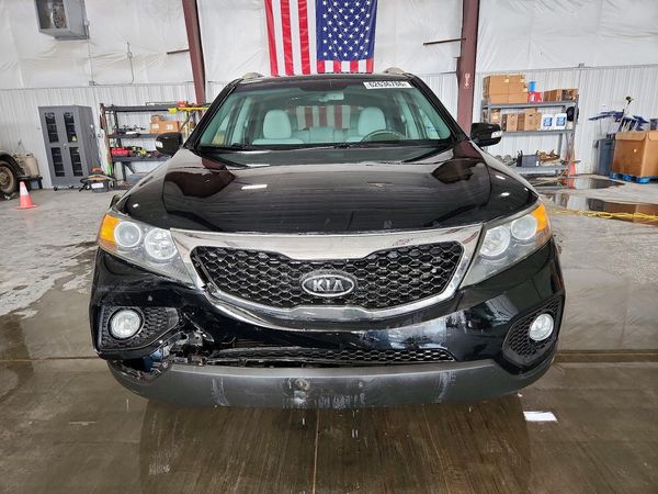 2013 KIA SORENTO Base / LX