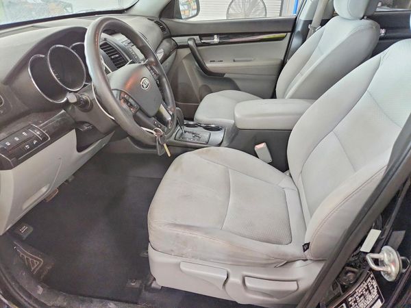 2013 KIA SORENTO Base / LX