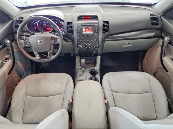 2013 KIA SORENTO Base / LX