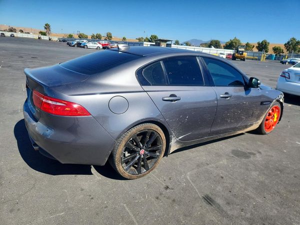 2017 JAGUAR XE Prestige