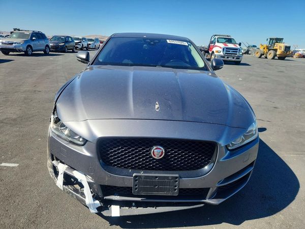 2017 JAGUAR XE Prestige