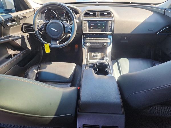 2017 JAGUAR XE Prestige