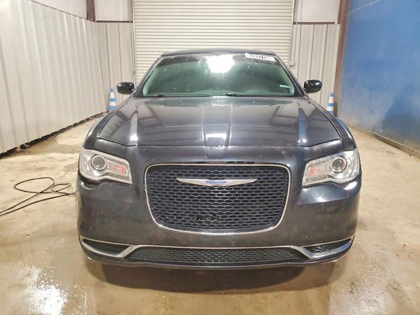 2018 CHRYSLER 300