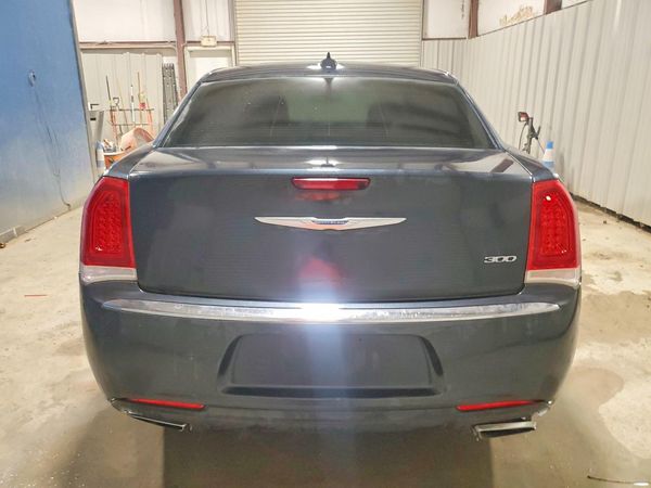 2018 CHRYSLER 300