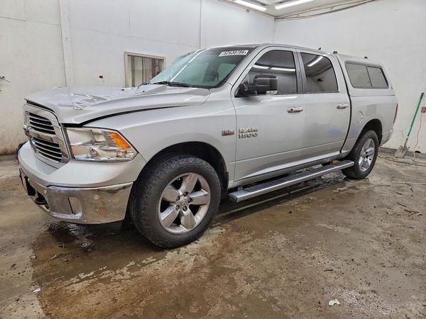 2017 RAM 1500 SLT