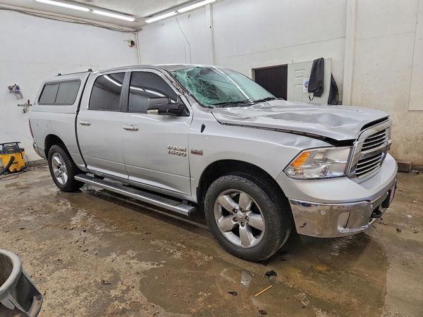 2017 RAM 1500 SLT