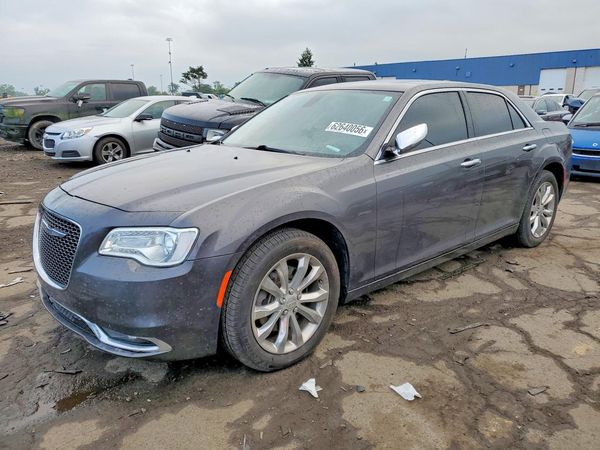 2016 CHRYSLER 300 300C — Front 3/4