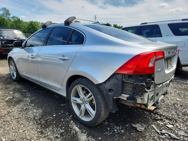 2015 VOLVO S60 Premier+ (non R design)
