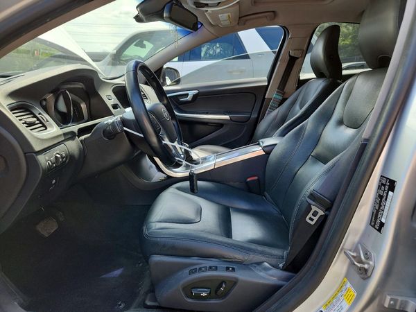 2015 VOLVO S60 Premier+ (non R design)