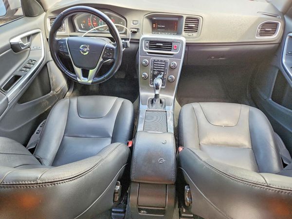 2015 VOLVO S60 Premier+ (non R design)