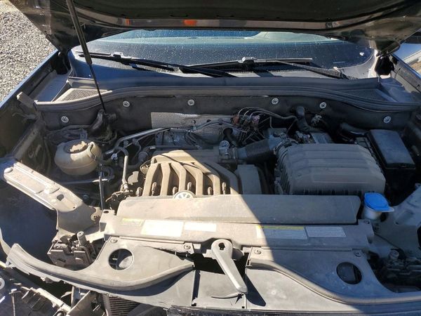 2021 VOLKSWAGEN ATLAS 4Motion SE w/ Tech — Engine bay
